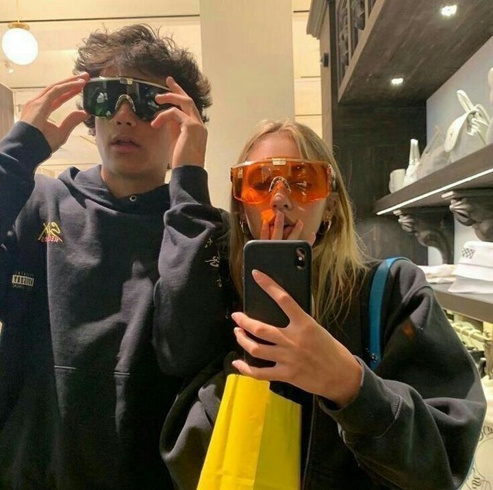 files/poppy_wright_alex_nilsen___aesthetic___people_we_meet_on_vacation.jpg